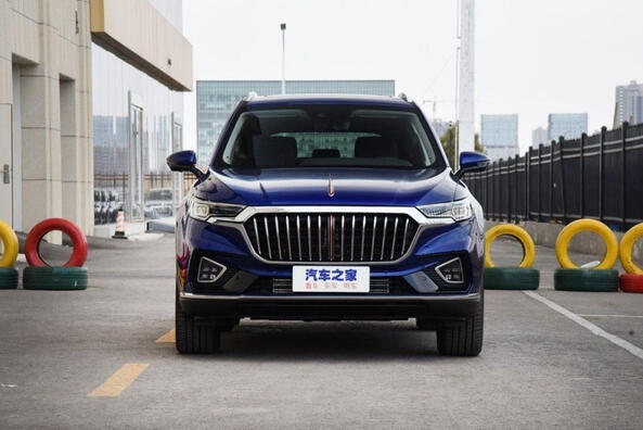 Hongqi HS5: nov pogled na kitajski premium Fotografija 2