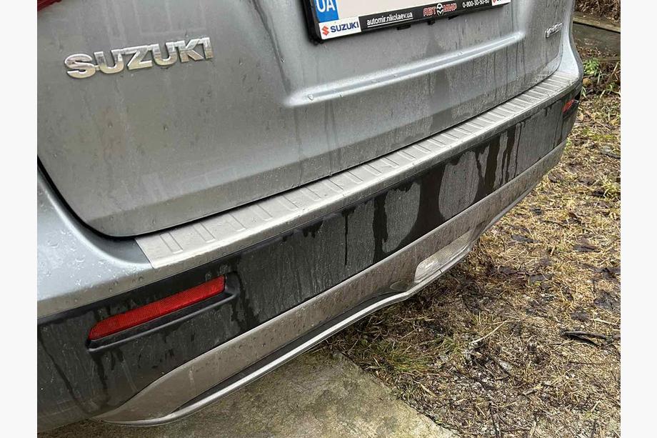 Suzuki Vitara 2015– Zaščitna letev zadnjega odbijača Carmos (nerjavno jeklo) Image