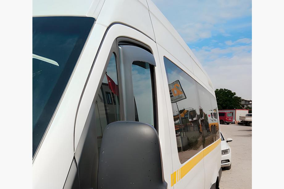 Mercedes Sprinter W907/W910 2018– Vetrni deflektorji za okna, vstavljivi (polprosojni, 2 kos, Cagatay) Fotografija 2