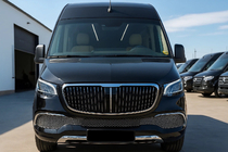 Mercedes Sprinter W907/W910 2018– Sprednji odbijač z masko hladilnika (Maybach) fotografija 2