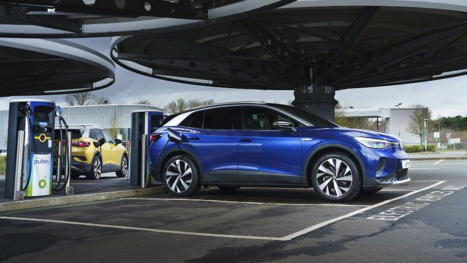 Kako povečati doseg električnega vozila: koristni nasveti