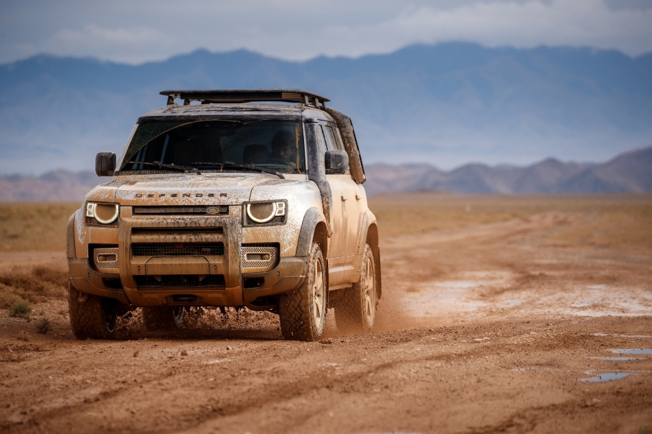 Test: veliki in zmogljiv SUV Land Rover Defender 110