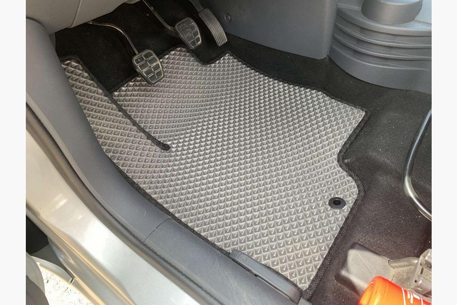 Mitsubishi Colt 2004–2012 EVA avtomobilski tepihi (sivi) Image