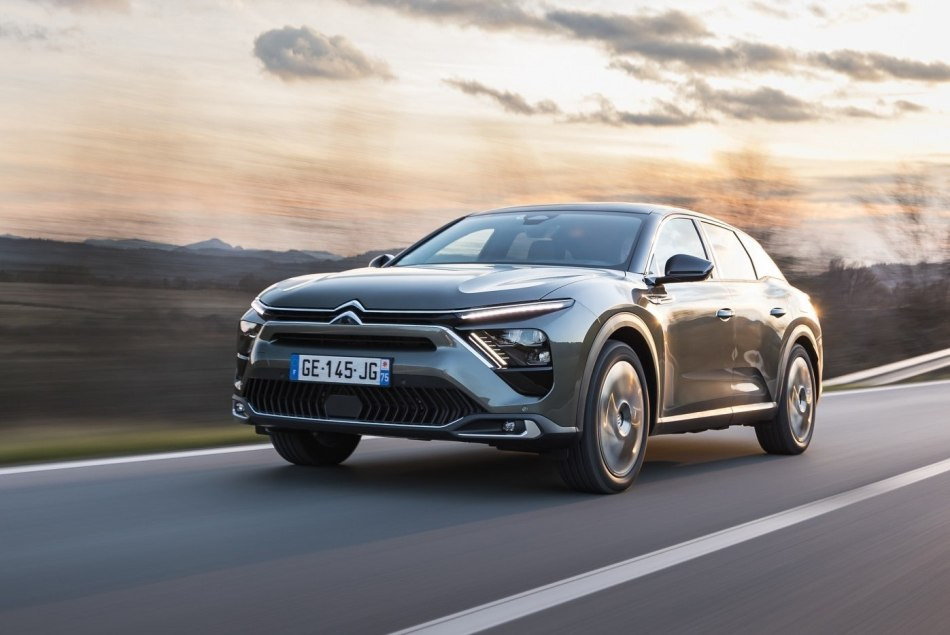 Pregled Citroen C5 X: nov pogled na udobje in oblikovanje