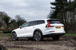 Pregled karavana Volvo V60 Cross Country druge generacije fotografija 2