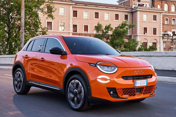 Test Fiat 600e: kompaktni električni avto z italijanskim šarmom