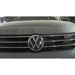 Sprednji emblem Volkswagen Jetta 2011–2018 fotografija 2