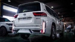 Toyota Land Cruiser 300 2021– VIP karoserijski komplet fotografija 2