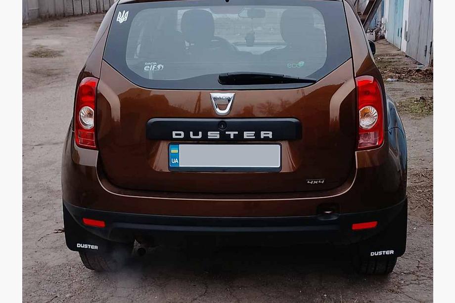 Dacia Duster 2008–2018 Blatne zavesice EuroCap (4 kos) Fotografija 3