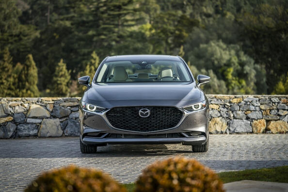 Pregled Mazda 3 Sedan IV generacije