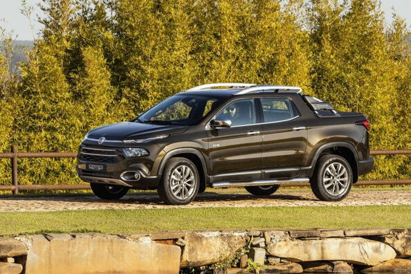 Pregled Fiat Toro: slog in funkcionalnost v enem pick-upu