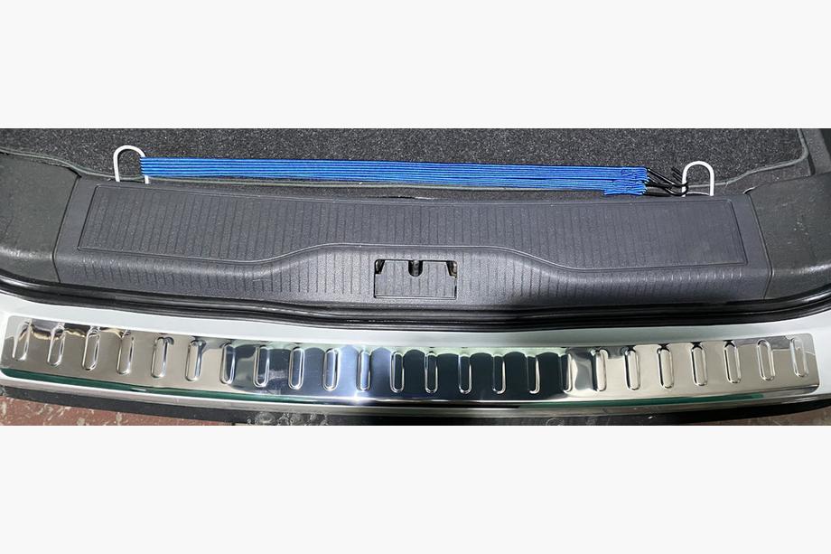 Opel Zafira B 2005–2011 Zaščitna letev zadnjega odbijača Carmos V2 (nerjaveče jeklo) Image