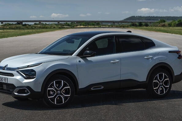 Test električnega fastbacka Citroen e-C4 X