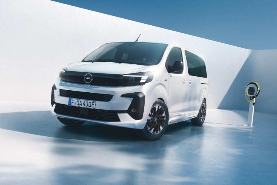 Test električnega enoprostorca Opel Zafira Electric 2024