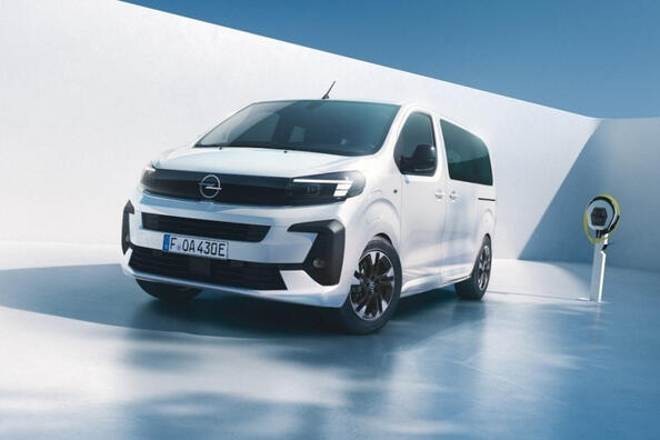 Test električnega enoprostorca Opel Zafira Electric 2024