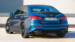 Mercedes A-class W177 2018– Zadnji difuzor z izpušnimi nastavki (Dizajn A35 SD) fotografija 1
