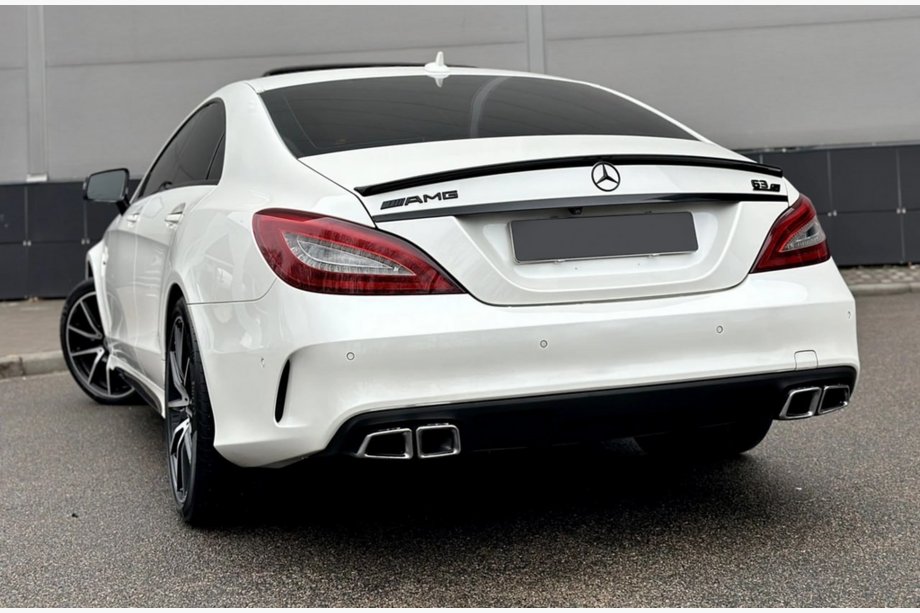 Mercedes CLS C218 2011–2018 Zadnji difuzor z izpušnimi zaključki Black (2015-2018, dizajn CLS63) Image