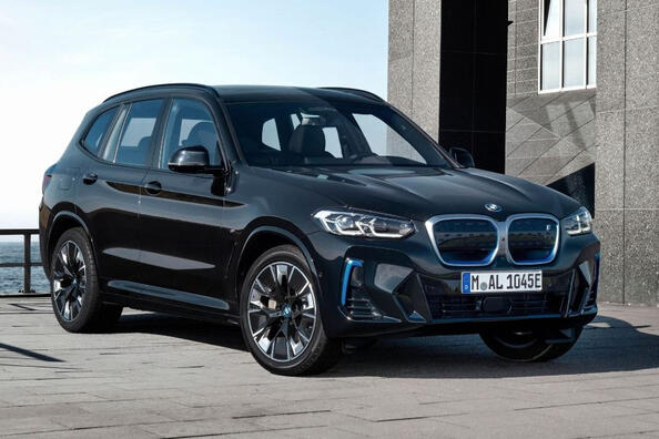 BMW iX3 2021: podroben pregled prenovljenega električnega križanca