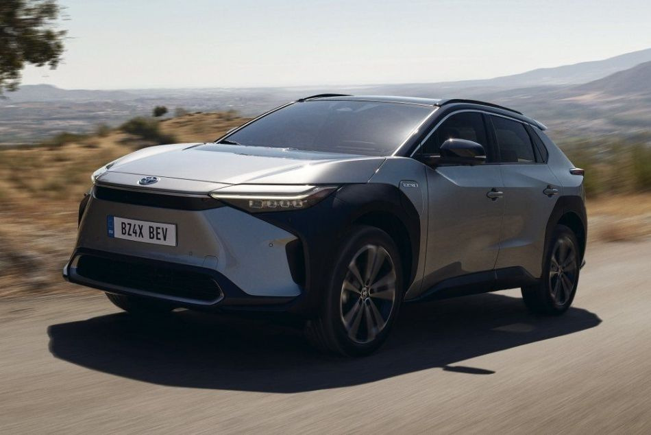 Pregled Toyota bZ4X: nov pogled na elektromobilnost