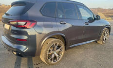 BMW X5 G05 2019–2026 Komplet bočnih pragov M-Sport/X5M 2018-2022 (2 kos, za lakiranje) fotografija 1