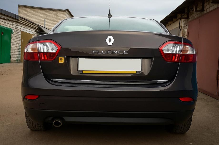Renault Fluence 2009–2016 Zaščitna letev roba prtljažnika (nerjaveče jeklo) Fotografija 1