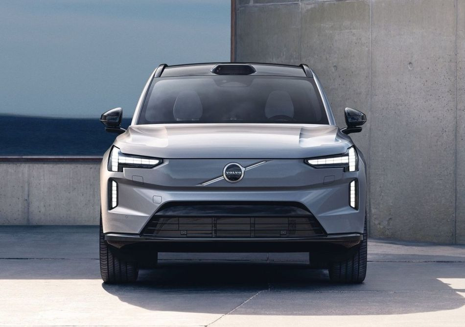 Pregled Volvo EX90: nov standard razkošja in varnosti