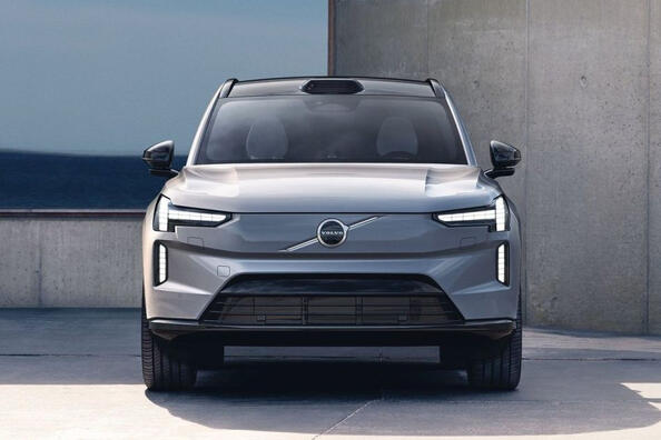 Pregled Volvo EX90: nov standard razkošja in varnosti
