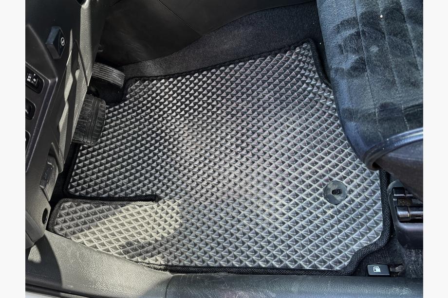 Mitsubishi Outlander 2001–2006 EVA avtomobilske preproge (črne) Image