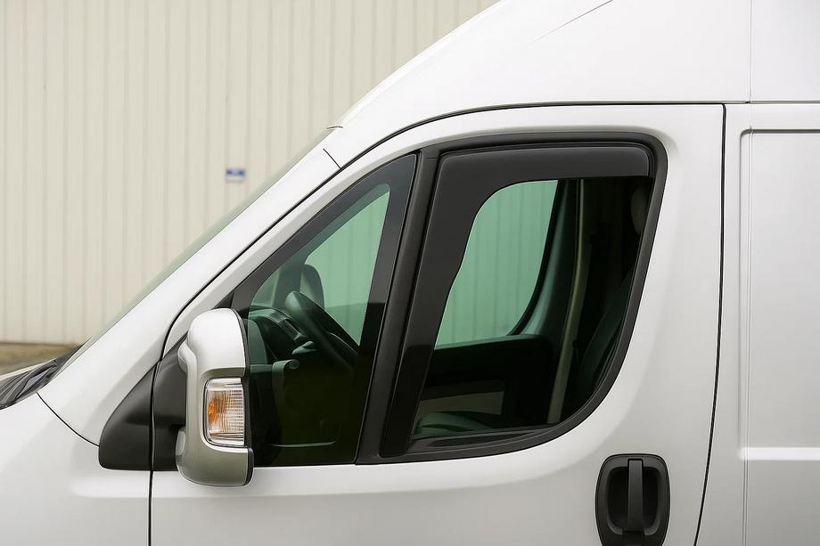 Peugeot Boxer 2006–2025 Vetrni deflektorji za okna, vstavni Niken Luxury (2 kos) Image