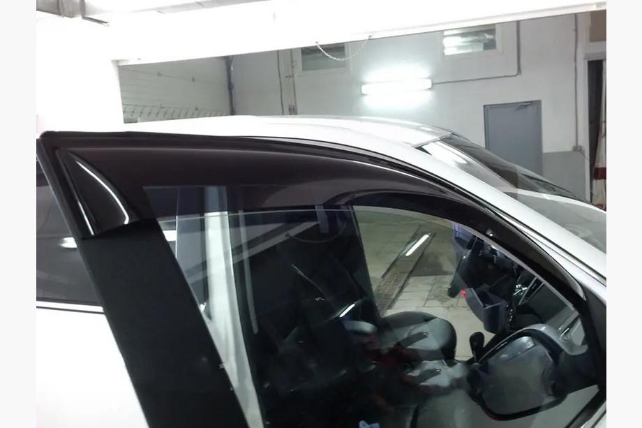 Nissan NV200 2009– Okenski vetrni deflektorji Niken Luxury (2 kos) Image