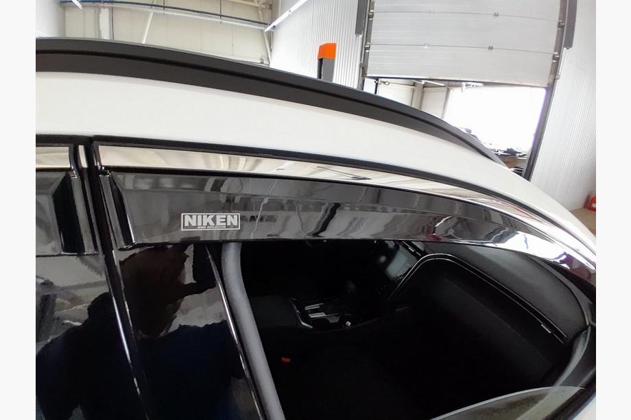 Hyundai Tucson NX4 2021– Vetrni deflektorji oken s kromirano letvijo Niken Luxury (4 kosi) Fotografija 3