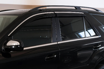Mercedes ML W164 2005–2011 Vetrni deflektorji oken s kromirano letvijo Niken Luxury (4 kosi) fotografija 1