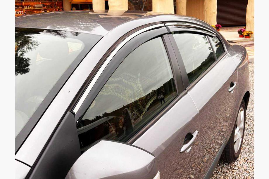 Renault Fluence 2009–2016 Vetrni deflektorji oken s kromirano letvijo Niken Luxury (4 kosi) Image