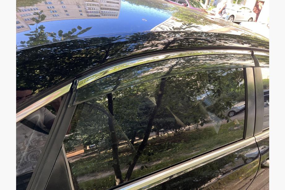 Volkswagen Passat B7 2012–2015 Vetrni deflektorji za okna s kromirano letvijo Niken Luxury (USA, 4 kosi) Fotografija 5
