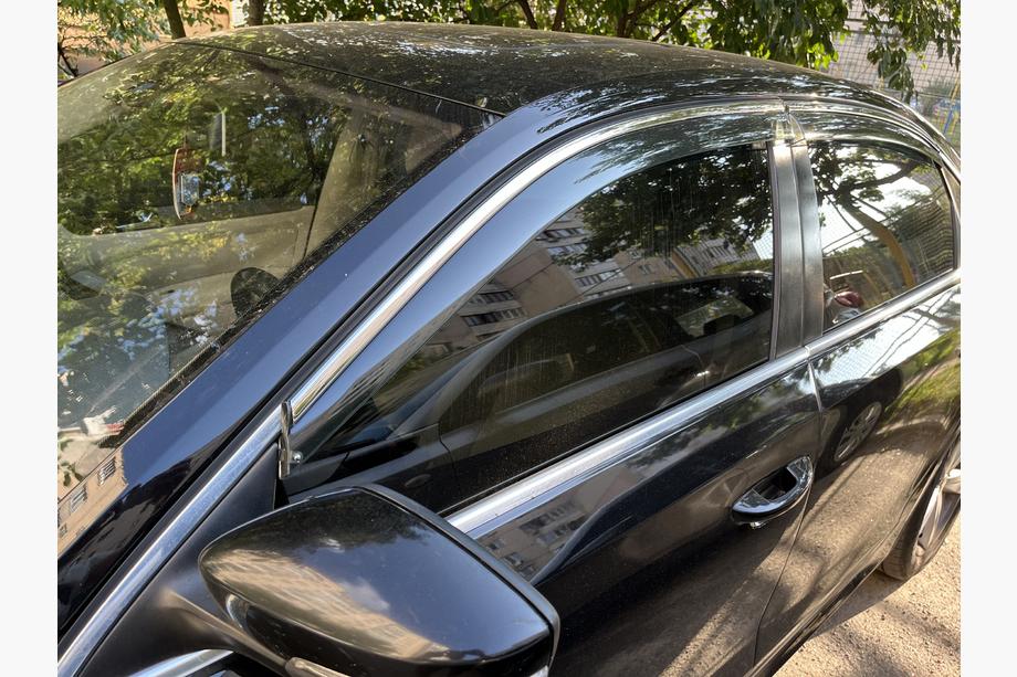 Volkswagen Passat B7 2012–2015 Vetrni deflektorji za okna s kromirano letvijo Niken Luxury (USA, 4 kosi) Fotografija 1
