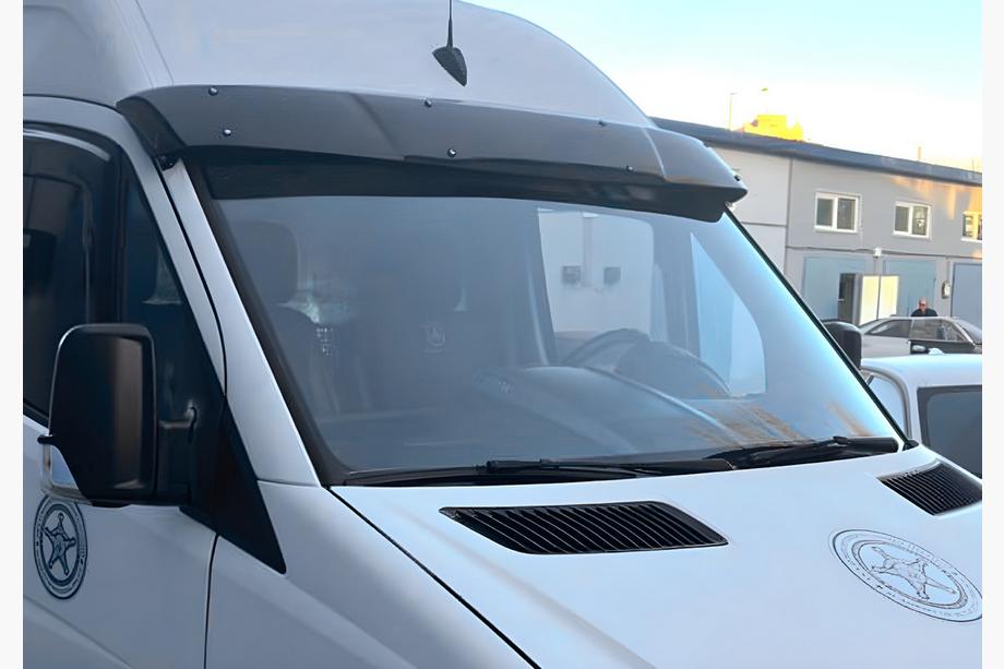 Volkswagen Crafter 2006–2016 Senčnik za vetrobransko steklo V-3 (črna visok sijaj, 5 mm) Image