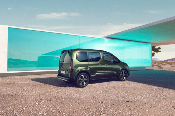 Peugeot e-Rifter 2023: nov pogled na električno mobilnost Fotografija 3