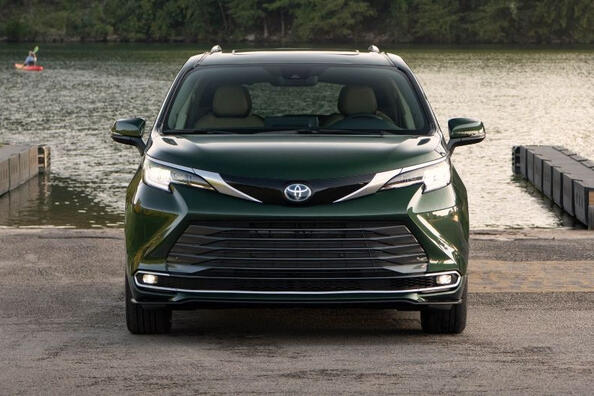 Pregled četrte generacije enoprostorca Toyota Sienna