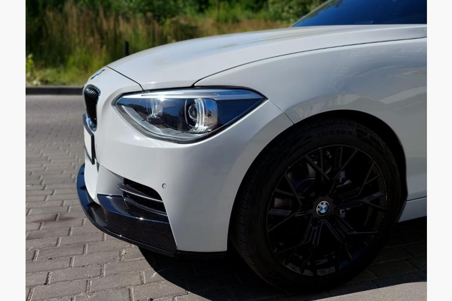BMW serija 1 F20/F21 2011–2019 Prednji lip spojler DPT V-1 (za M Performance, črni visok sijaj, 2 kosa) Fotografija 13