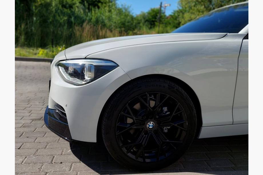 BMW serija 1 F20/F21 2011–2019 Prednji lip spojler DPT V-1 (za M Performance, črni visok sijaj, 2 kosa) Fotografija 12