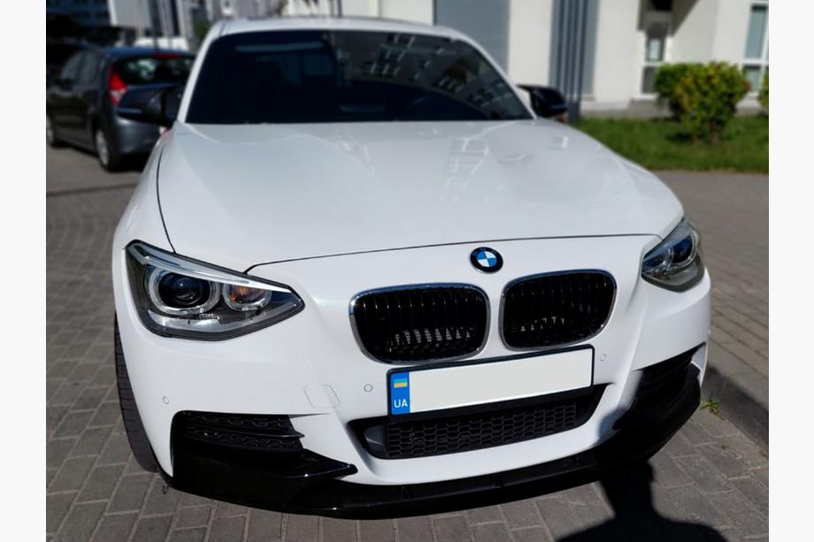 BMW serija 1 F20/F21 2011–2019 Prednji lip spojler DPT V-1 (za M Performance, črni visok sijaj, 2 kosa) Fotografija 4