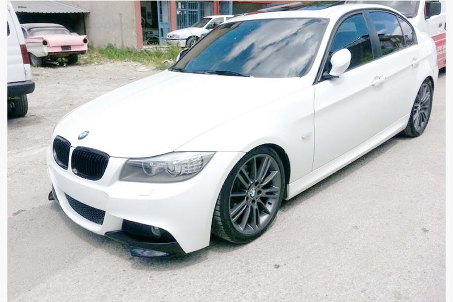 BMW serija 3 E90/E91 2005–2011 Sprednji splitter flapi DPT (za E90 M-Sport 2008-2011, sijaj črna, 2 kosa) Fotografija 2