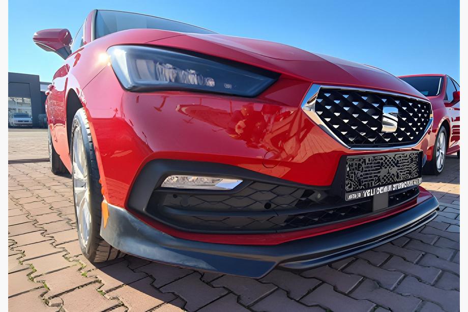 Seat Leon 2020– Sprednji lip spojler odbijača DPT V-1 (črni sijaj) Image