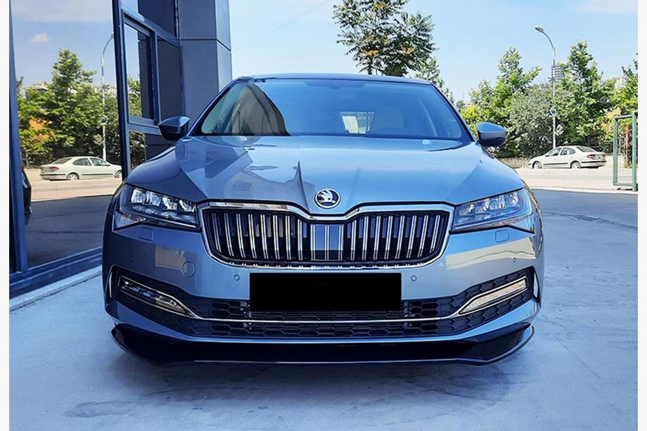 Skoda Superb 2015–2024 Sprednji lip spojler odbijača DPT V-3 (2015-2020, sijajno črna) Fotografija 5