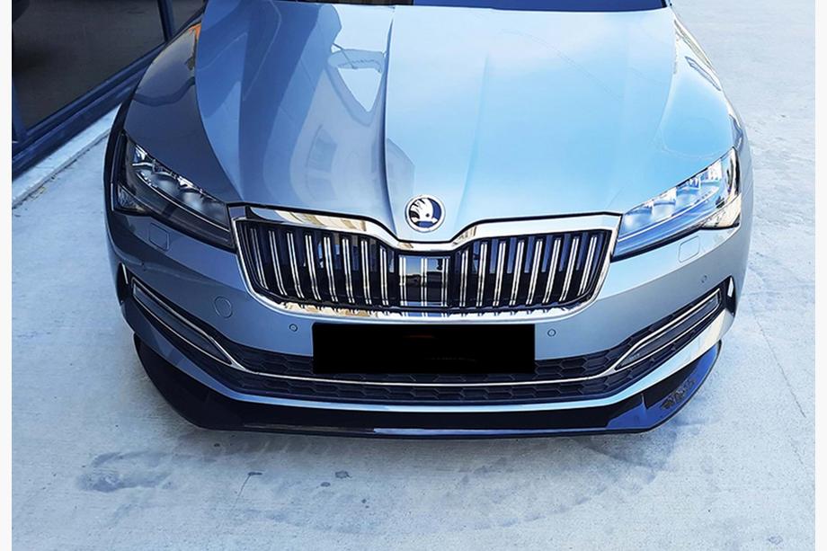 Skoda Superb 2015–2024 Sprednji lip spojler odbijača DPT V-3 (2015-2020, sijajno črna) Fotografija 2