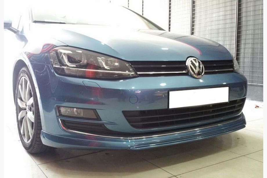 Volkswagen Golf 7/E-Golf 2012–2020 Sprednji lip spojler DPT V-2 (za serijski odbijač, 2012-2017, sijajno črna) Fotografija 1