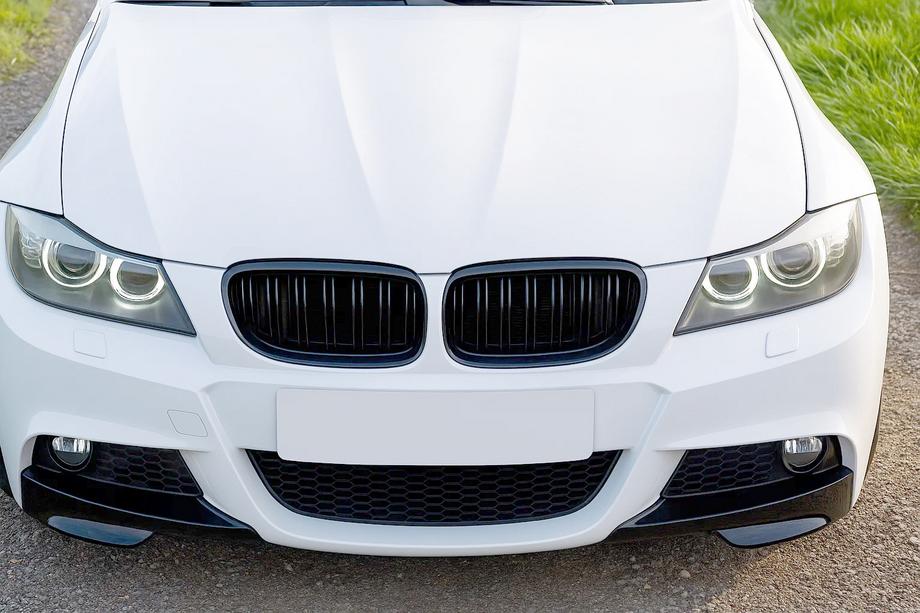 BMW serija 3 E90/E91 2005–2011 M-Look ledvične maske (2008-2011, sijajno črna) Image