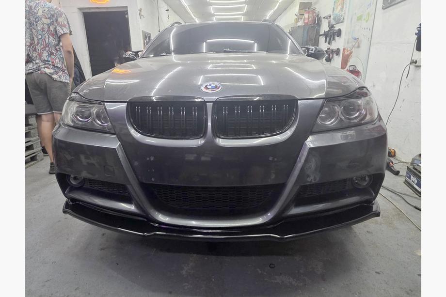 BMW serija 3 E90/E91 2005–2011 Ledvične rešetke M-Look (za E-90/91, 2005-2008, sijajno črna) Fotografija 8