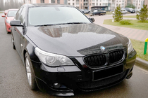 BMW Serija 5 E60/E61 2003–2010 Ledvične rešetke M-Look (črni visok sijaj) fotografija 1