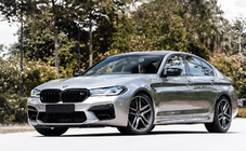 BMW serija 5 G30/G31 2017–2023 Ledvična maska M-Look (2021-2023, črna visok sijaj) fotografija 1